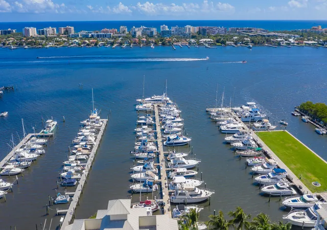 Photo 3 of Condo for sale at 806 E Windward Wy #524, Lantana, FL 33462 | MLS# B26068484 | Listing updated on 2026-09-23