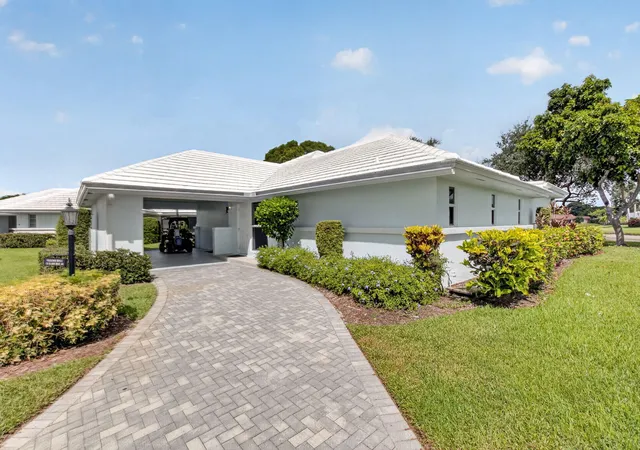 Photo 1 of Single family home for sale at 8 Slash Pine Dr, Boynton Beach, FL 33436 | MLS# B26068512 | Listing updated on 2026-09-14