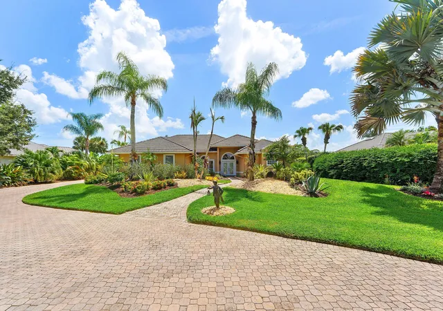 Photo 2 of Single family home for sale at 4087 Sw Gleneagle Cir, Palm City, FL 34990 | MLS# B26068635 | Listing updated on 2026-09-23
