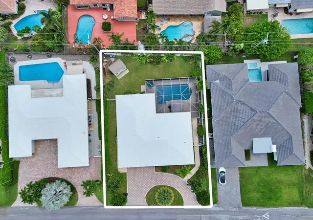 Photo 3 of Single family home for sale at 4800 Ne 26th Ave, Fort Lauderdale, FL 33308 | MLS# B26068692 | Listing updated on 2026-09-14