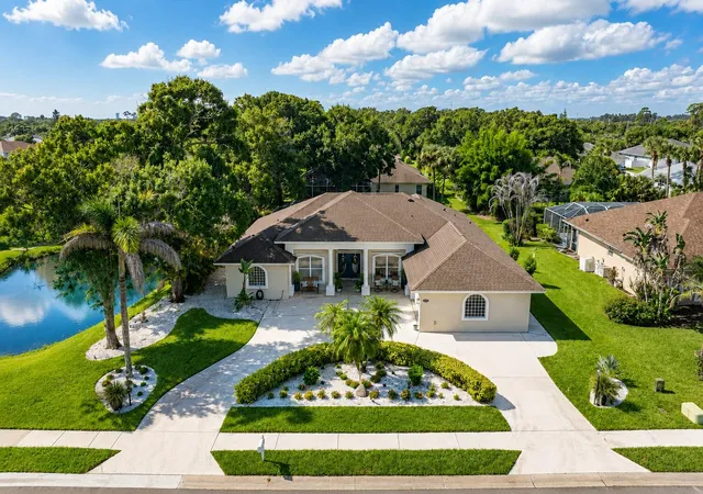 Photo 1 of Single family home for sale at 6545 35th Ln, Vero Beach, FL 32966 | MLS# B26068732 | Listing updated on 2026-10-07