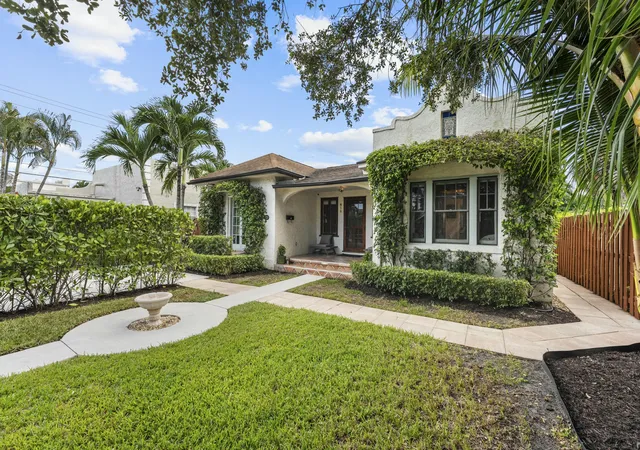 Photo 2 of Single family home for sale at 416 Westwood Rd, West Palm Beach, FL 33401 | MLS# B26068815 | Listing updated on 2026-09-14