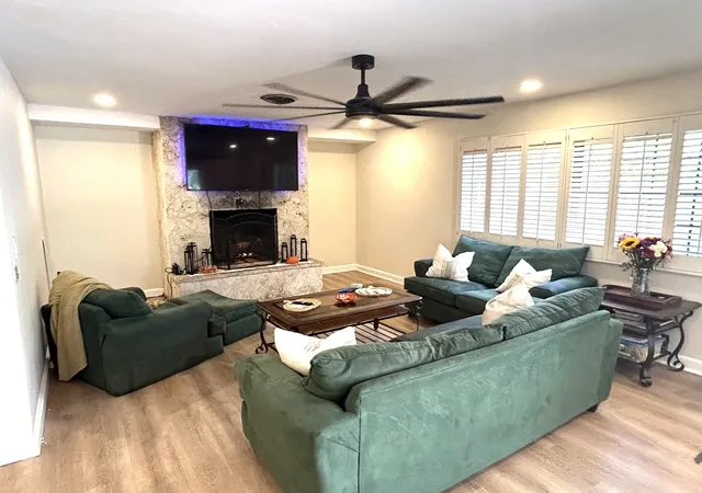 Photo 4 of Single family home for sale at 560 S Lake Dasha Dr, Plantation, FL 33324 | MLS# B26068816 | Listing updated on 2026-09-16