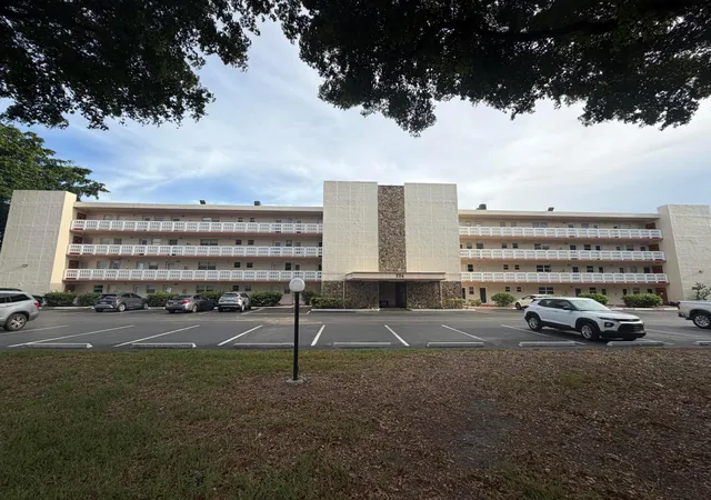 Photo 3 of Condo for sale at 206 Se 10th St #201, Dania Beach, FL 33004 | MLS# B26068835 | Listing updated on 2026-09-25