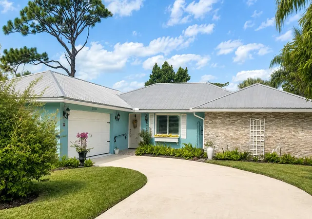 Photo 2 of Single family home for sale at 18334 Se Tee Ln, Tequesta, FL 33469 | MLS# B26068882 | Listing updated on 2026-09-23