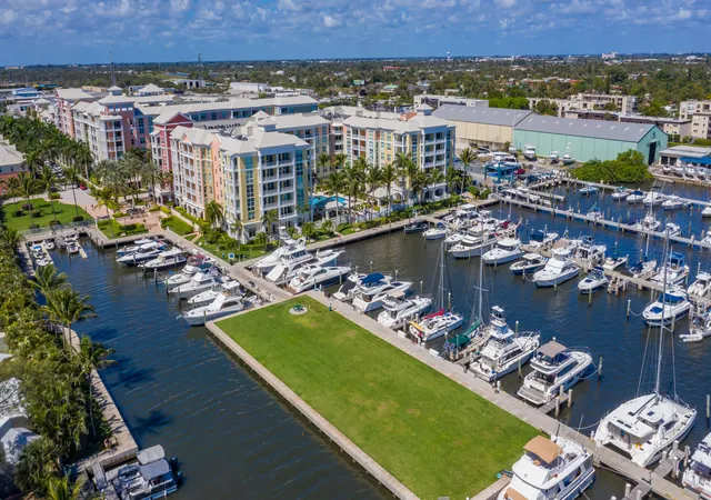 Photo 2 of Condo for sale at 804 E Windward Wy #211, Lantana, FL 33462 | MLS# B26068898 | Listing updated on 2026-09-23