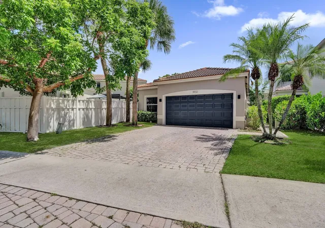 Photo 2 of Single family home for sale at 3932 Nw 62nd Ct, Coconut Creek, FL 33073 | MLS# B26068927 | Listing updated on 2026-09-13