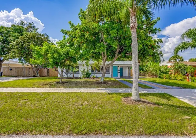 Photo 4 of House for sale at 512 Bayberry Dr, Lake Park, FL 33403 | MLS# B26068985 | Listing updated on 2026-09-14
