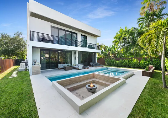 Photo 2 of Single family home for sale at 728 Ne 17th Ter, Fort Lauderdale, FL 33304 | MLS# B26069008 | Listing updated on 2026-09-26