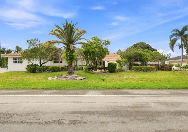 Photo 2 of Single family home for sale at 4903 Woodlands Blvd, Tamarac, FL 33319 | MLS# B26069014 | Listing updated on 2026-09-14