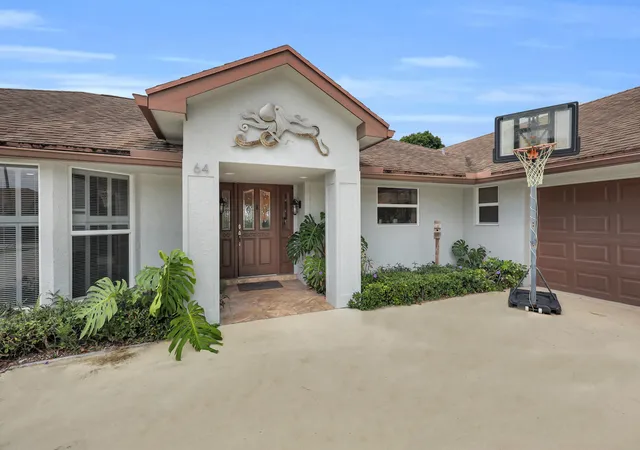 Photo 3 of Sale Pending at 64 Se Turtle Creek Dr, Tequesta, FL 33469 | MLS# B26069096 | Listing updated on 2026-09-16
