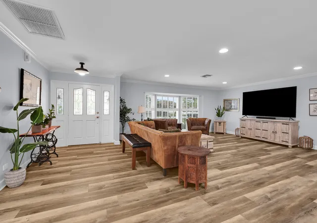 Photo 3 of Sale Pending at 64 Se Turtle Creek Dr, Tequesta, FL 33469 | MLS# B26069096 | Listing updated on 2026-09-16