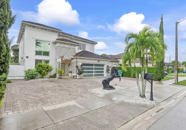 Photo 1 of Single family home for sale at 15580 Sw 176th Ter, Miami, FL 33187 | MLS# B26069090 | Listing updated on 2026-10-07