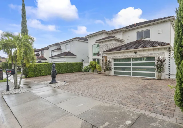 Photo 3 of Single family home for sale at 15580 Sw 176th Ter, Miami, FL 33187 | MLS# B26069090 | Listing updated on 2026-10-07