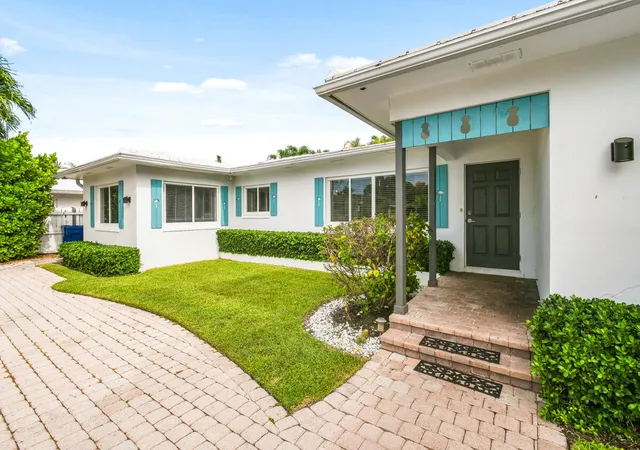 Photo 2 of Single family home for sale at 1182 Beach Rd, Singer Island, FL 33404 | MLS# B26069161 | Listing updated on 2026-10-03