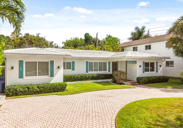 Photo 3 of Single family home for sale at 1182 Beach Rd, Singer Island, FL 33404 | MLS# B26069161 | Listing updated on 2026-10-03