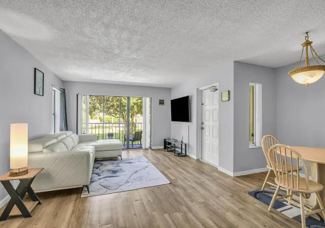 Listing Photo 4 - Condo for sale in building located at 3744 Savoy Ln, West Palm Beach, FL 33417 - Unit #E2