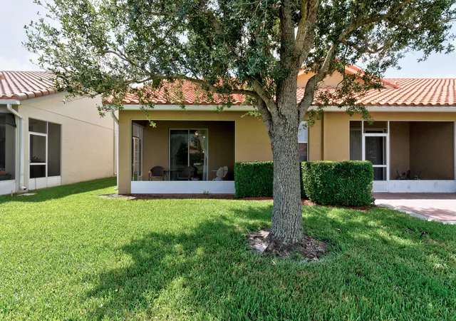 Photo 2 of Single family home for sale at 6380 Oxford Cir #104D, Vero Beach, FL 32966 | MLS# B26069260 | Listing updated on 2026-10-06
