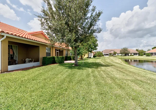 Photo 4 of Single family home for sale at 6380 Oxford Cir #104D, Vero Beach, FL 32966 | MLS# B26069260 | Listing updated on 2026-10-06