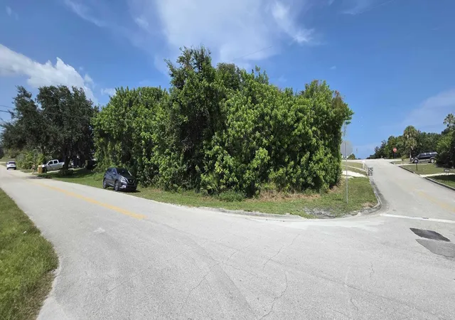 Photo 3 of Land for sale at 1330 4th Ave Sw, Vero Beach, FL 32962 | MLS# B26069269 | Listing updated on 2026-09-23