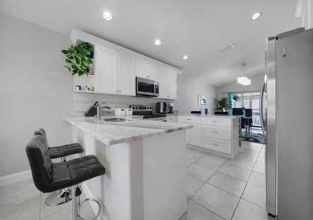 Photo 4 of Single family home for sale at 6376 Barton Creek Cir, Lake Worth, FL 33463 | MLS# B26069283 | Listing updated on 2026-09-14