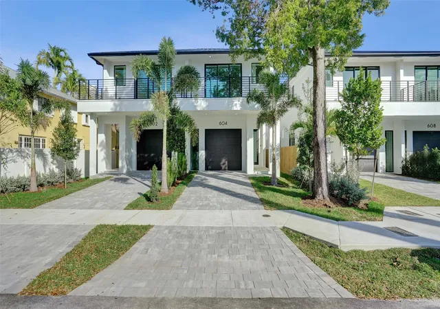 Photo 1 of Townhouse for sale at 606 Sw 7th Ave, Fort Lauderdale, FL 33315 | MLS# B26069307 | Listing updated on 2026-09-23