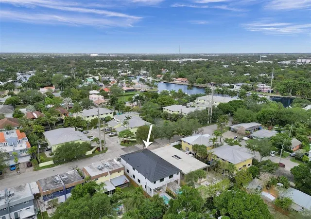 Photo 2 of Townhouse for sale at 608 Sw 7th Ave, Fort Lauderdale, FL 33315 | MLS# B26069316 | Listing updated on 2026-09-23