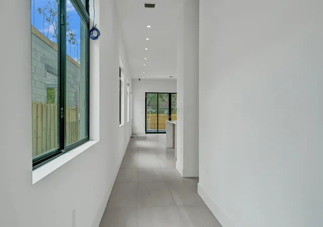 Photo 3 of Townhouse for sale at 606-608 Sw 7Th Ave, Fort Lauderdale, FL 33315 | MLS# B26069342 | Listing updated on 2026-09-23