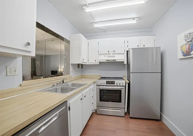 Listing Photo 4 - Condo for sale in building located at 4151 Nw 90Th Ave, Coral Springs, FL 33065 - Unit #207