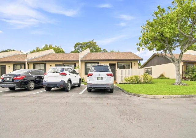 Photo 1 of Single family home for sale at 611 Banks Rd, Margate, FL 33063 | MLS# B26069409 | Listing updated on 2026-09-23