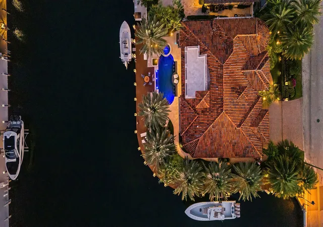 Photo 2 of Mansion for sale at 2319 Ne 28th St, Lighthouse Point, FL 33064 | MLS# B26069416 | Listing updated on 2026-09-16