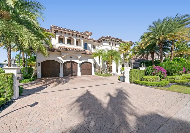 Photo 3 of Mansion for sale at 2319 Ne 28th St, Lighthouse Point, FL 33064 | MLS# B26069416 | Listing updated on 2026-09-16