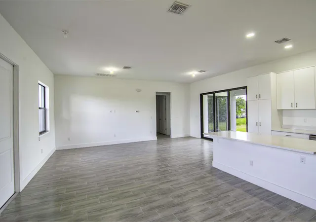 Photo 4 of Single family home for sale at 15633 Lakeland Cir, Port Charlotte, FL 33981 | MLS# B26069439 | Listing updated on 2026-10-01