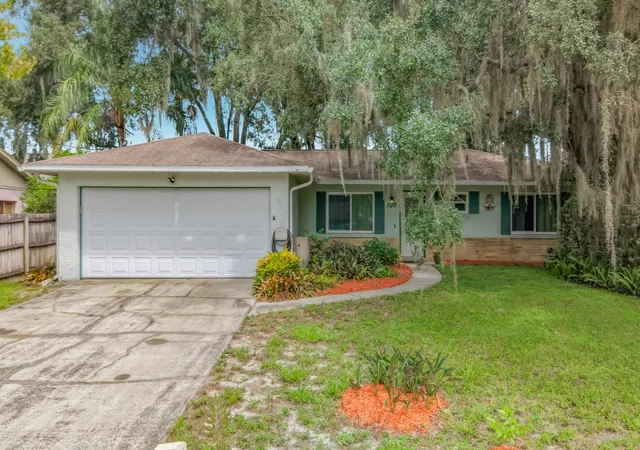 Photo 1 of Single family home for sale at 101 E High St, Oviedo, FL 32765 | MLS# B26069571 | Listing updated on 2026-09-23