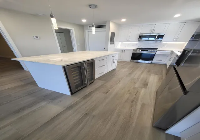 Listing Photo 2 - Condo for sale in building located at 3100 Ne 49Th St, North Lauderdale, FL 33308 - Unit #701