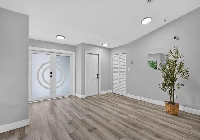 Photo 3 of Single family home for sale at 4950 Sw 11th Cir, Margate, FL 33068 | MLS# B26069632 | Listing updated on 2026-09-24