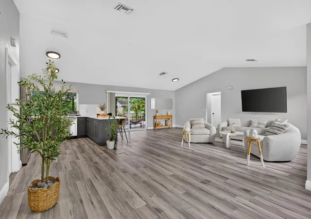 Photo 3 of Single family home for sale at 4950 Sw 11Th Cir, Margate, FL 33068 | MLS# B26069632 | Listing updated on 2026-09-24