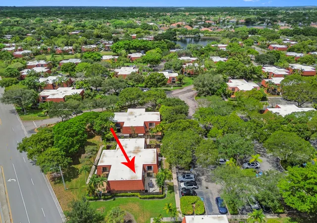 Photo 2 of Townhouse for sale at 746 Nw 98th Wy, Plantation, FL 33324 | MLS# B26069653 | Listing updated on 2026-10-02