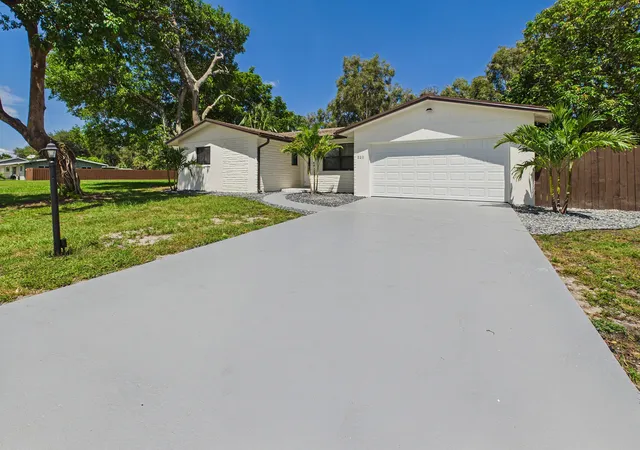 Photo 3 of Sale Pending at 520 Nw 43rd Ave, Plantation, FL 33317 | MLS# B26069788 | Listing updated on 2026-09-14