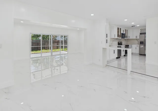 Photo 4 of Sale Pending at 520 Nw 43Rd Ave, Plantation, FL 33317 | MLS# B26069788 | Listing updated on 2026-09-14