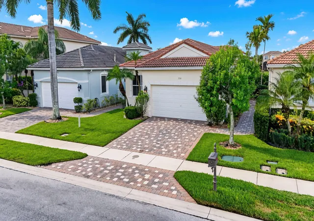 Photo 3 of Single family home for sale at 206 Isle Verde Wy, Palm Beach Gardens, FL 33418 | MLS# B26069888 | Listing updated on 2026-09-15