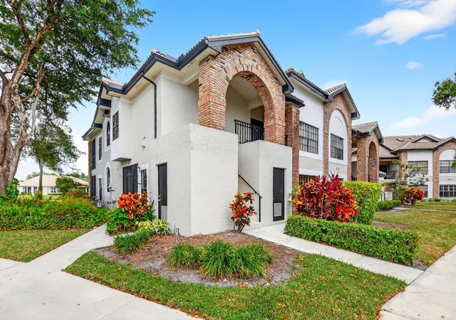 Photo 3 of Sale Pending at 8065 Aberdeen Dr #101, Boynton Beach, FL 33472 | MLS# B26069944 | Listing updated on 2026-10-01