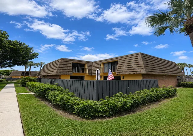 Photo 1 of Sale Pending at 4207 42nd Wy, West Palm Beach, FL 33407 | MLS# B26069996 | Listing updated on 2026-09-14