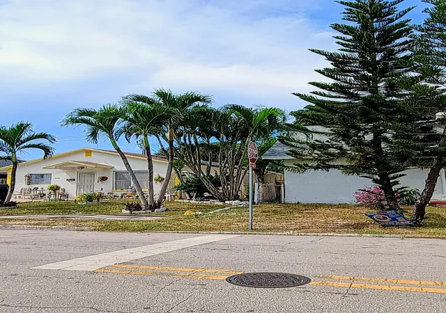 Photo 2 of Single family home for sale at 649 58th St, West Palm Beach, FL 33407 | MLS# B26070030 | Listing updated on 2026-09-16