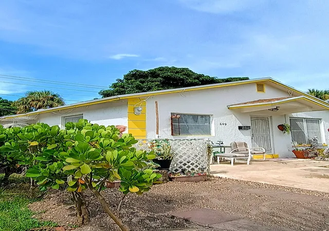 Photo 3 of Single family home for sale at 649 58th St, West Palm Beach, FL 33407 | MLS# B26070030 | Listing updated on 2026-09-16