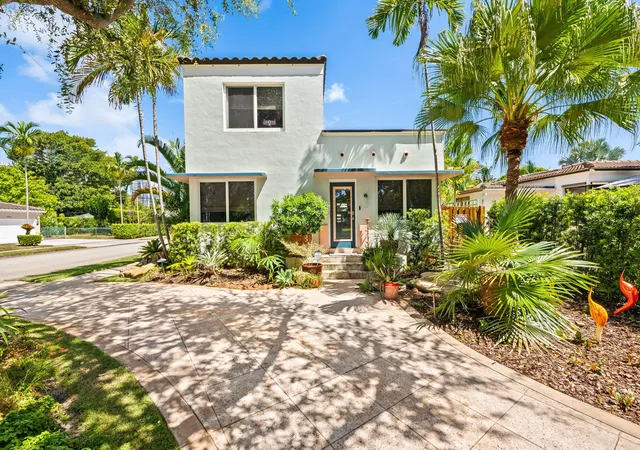 Photo 1 of Single family home for sale at 1555 Monroe St, Hollywood, FL 33020 | MLS# B26070082 | Listing updated on 2026-09-29