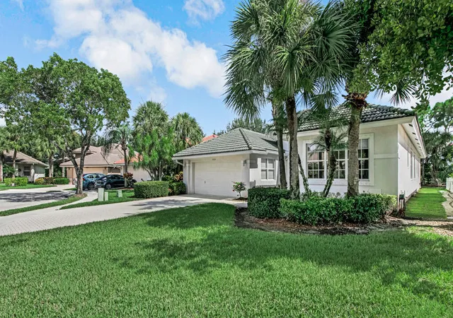 Photo 3 of Single family home for sale at 9152 Bay Harbour Cir, West Palm Beach, FL 33411 | MLS# B26070220 | Listing updated on 2026-09-25