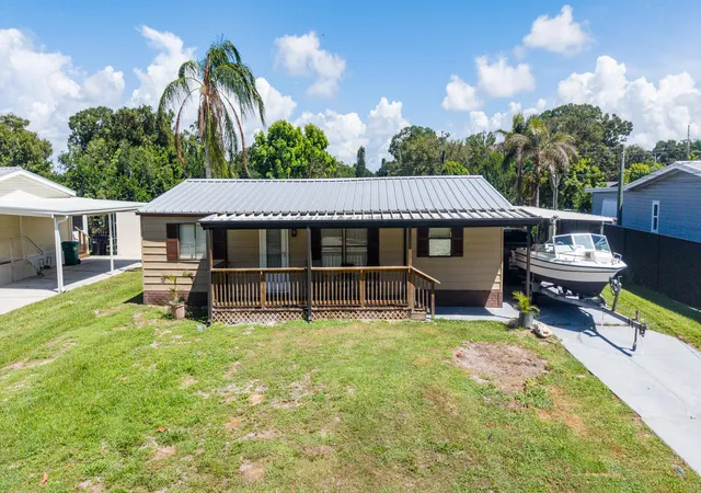Photo 3 of Manufactured home for sale at 3301 Se 28th St Se, Okeechobee, FL 34974 | MLS# B26070238 | Listing updated on 2026-10-02