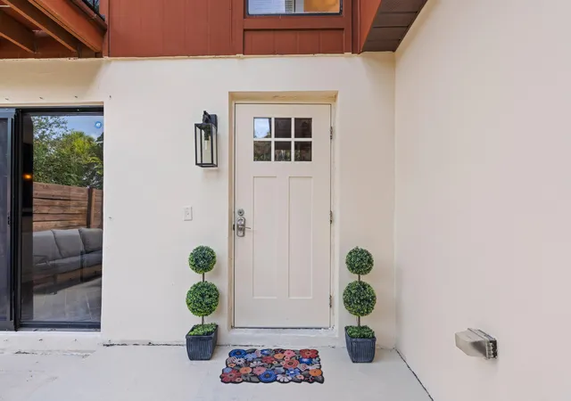 Photo 2 of Townhouse for sale at 4340 Lilac St #C, Palm Beach Gardens, FL 33410 | MLS# B26070266 | Listing updated on 2026-09-14