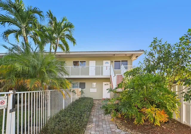 Photo 1 of Condo for sale at 1424 Holly Hts Dr #1, Fort Lauderdale, FL 33304 | MLS# B26070267 | Listing updated on 2026-09-13